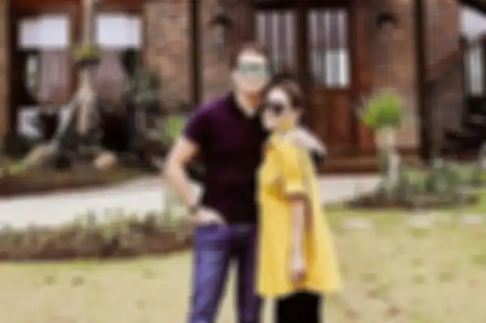 Syahrini dan Reino Barack