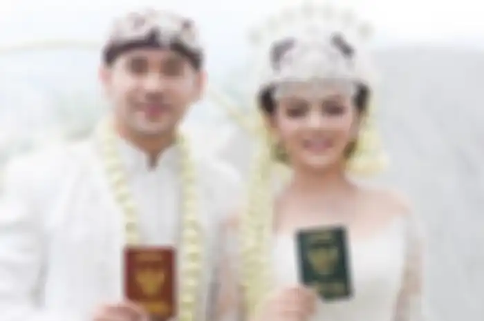 Jenita Janet dan suaminya Danu Sofwan