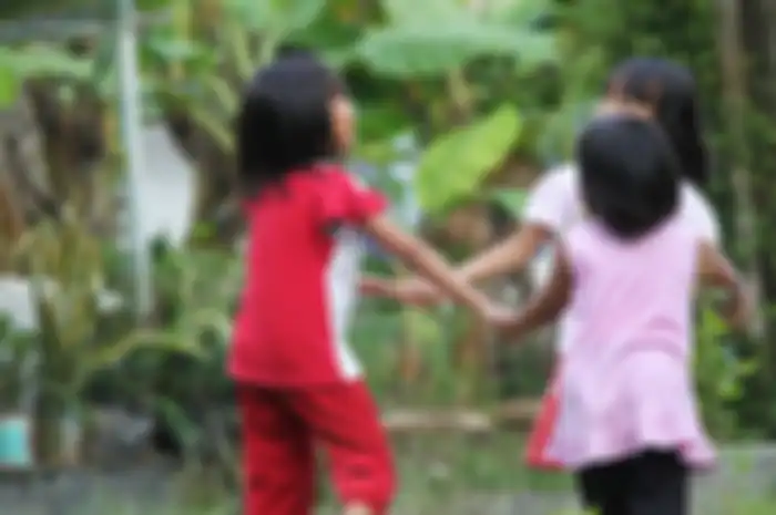 Bentuk-bentuk interaksi sosial di masyarakat. Ada asosiatif dan disosiatif. 