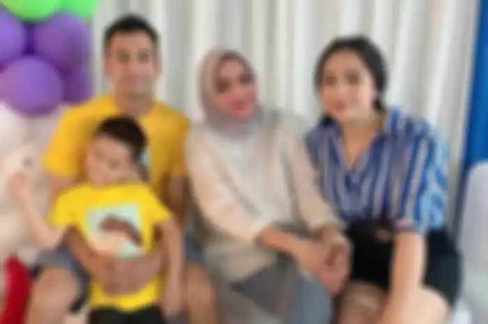 Selama Ini Terlihat sebagai Ibu yang Penyayang, Sikap Nagita Slavina pada Rafathar yang Tak Tertangkap Kamera Dibongkar Raffi Ahmad, Bikin Rieta Amalia Langsung Ngamuk ke Putri Sulungnya: Mau Jadi Istri Apa Kamu?