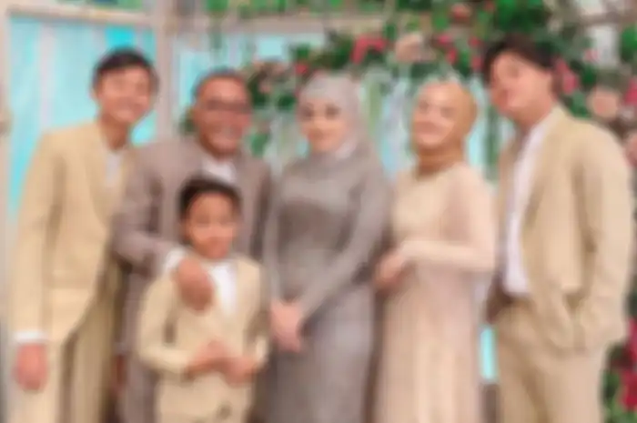 Sule, Nathalie Holscher dan keempat anak mereka