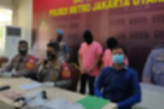 Pers rilis kasus prostitusi online yang diduga melibatkan artis di Polres Jakarta Utara pada Jumat (27/11/2020).