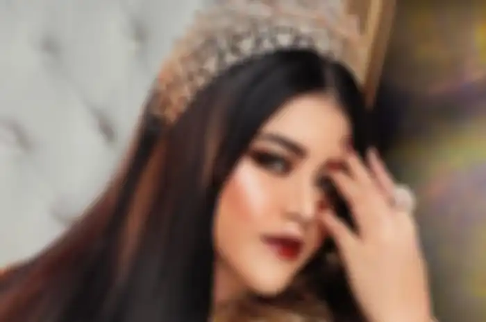 Cantik nggak ketulungan bak seorang ratu, penampilan putri presiden Kahiyang Ayu saat lakukan pemotretan ini sukses bikin pangling hingga dibilang mirip Raisa.