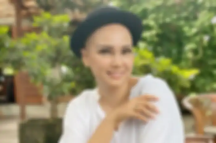 Feby Febiola 
