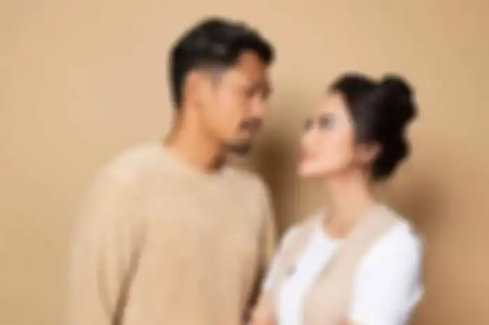 Begini Ungkapan Haru Ririn Ekawati Melihat Ibnu Jamil Turun Langsung ke Liang Lahat Kebumikan Mendiang sang Ibu Tercinta