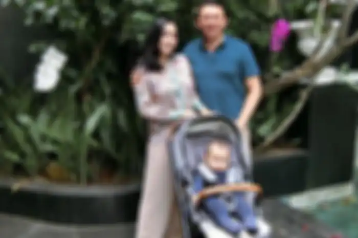 Ahok bersama istri dan anak mereka, Puput Nastiti Devi dan Yosafat  Abimanyu Purnama