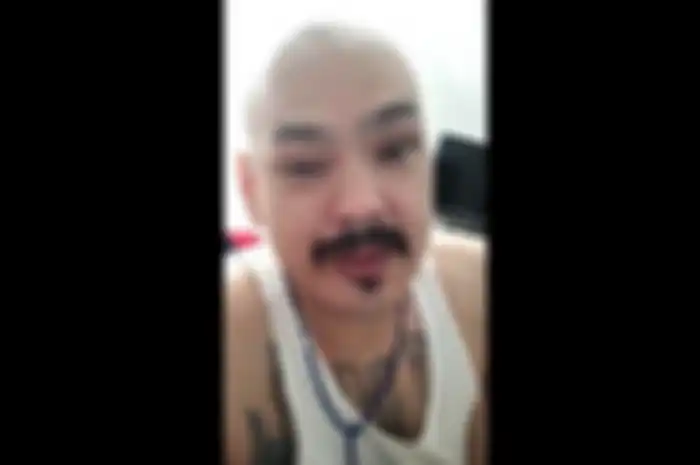 Tangkapan layar dari vlog yang dibuat komedian Los Angeles, Joe Luna, sehari sebelum meninggal karena Covid-19. 