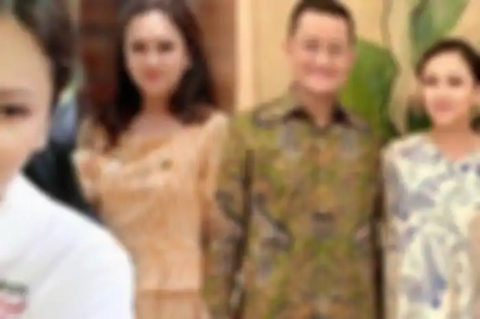 Grace Batubara memandang sosok suami, Juliari P Batubara