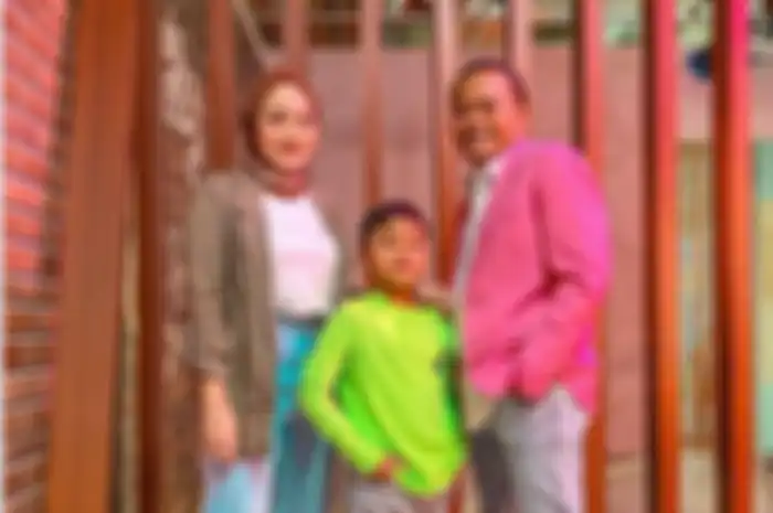 Nathalie Holscher Bersama Sule dan Ferdi