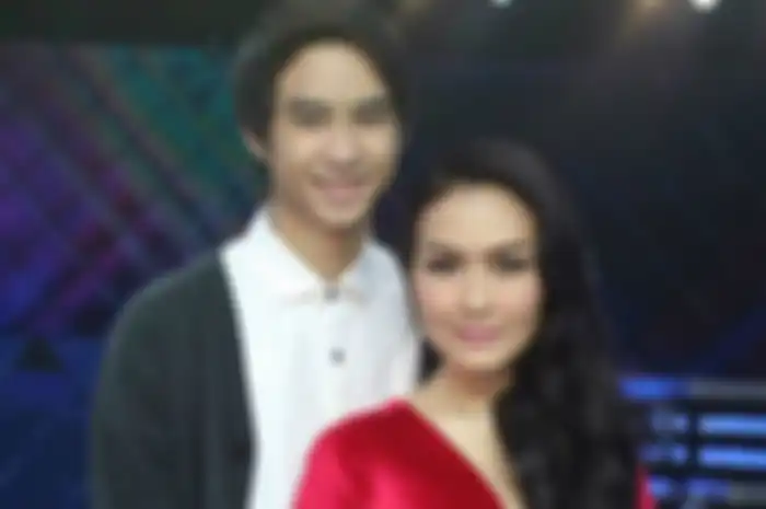Iis Dahlia dan Sang Putra
