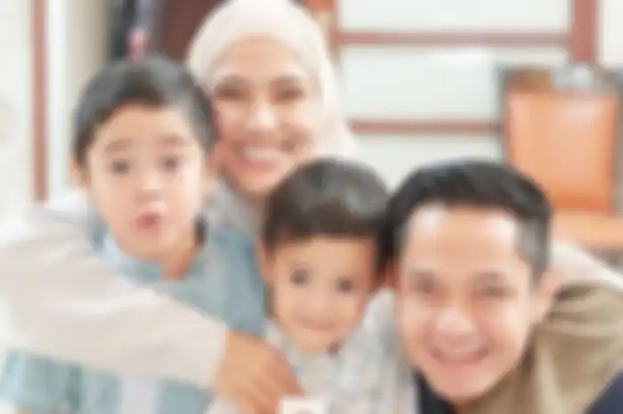 Keluarga Alyssa Soebandono dan Dude Herlino