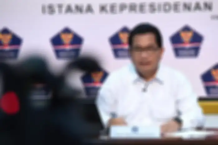 Juru Bicara Satgas Penanganan Covid-19 Prof Wiku Adisasmito, saat memberi keterangan pers perkembangan penanganan Covid-19 di Istana Kepresidenan Jakarta, Kamis (17/12/2020)