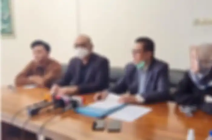 Konferensi pers Rizky Febian dan Putri Delina soal perlakuan Teddy ke bayi Lina