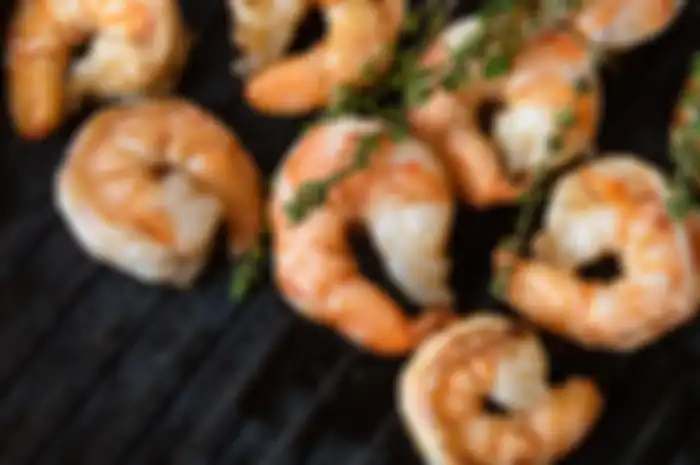 Aneka tips kesehatan, ternyata udang sebaiknya tidak dikonsumsi bersama makanan dan minuman ini.