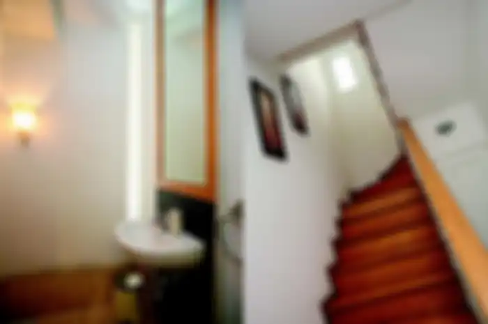 Ilustrasi ventilasi di kamar mandi dan area boedes tangga di rumah mungil