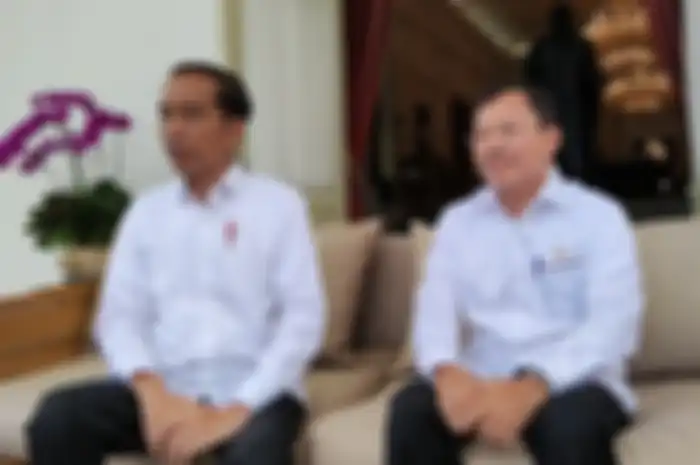 Presiden Joko Widodo bersama  Terawan Agus Putranto di Istana Kepresidenan, Jakarta, Senin (2/3/2020).