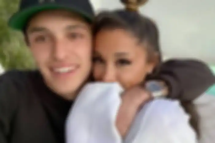Ariana Grande dan Dalton Gomez