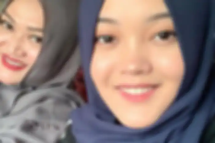 Putri Delina dan Lina Jubaedah
