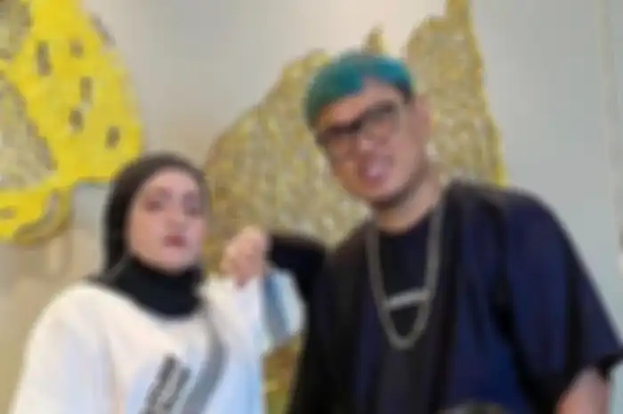 Astrid dan Uya Kuya