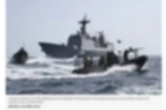 Kapal-kapal yang terlibat dalam penyebaran ke-28 unit anti-pembajakan Cheonghae Angkatan Laut Republik Korea beroperasi di perairan Somalia
