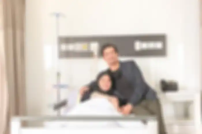 Potret Vebby Palwinta dan suami, Razi Bawazier menanti kelahiran sang buah hati