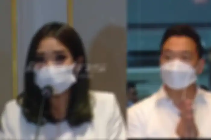 Kesamaan pakaian Gisel dan MYD