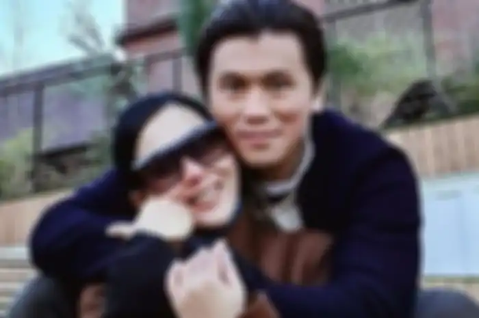 Syahrini dan Reino Barack