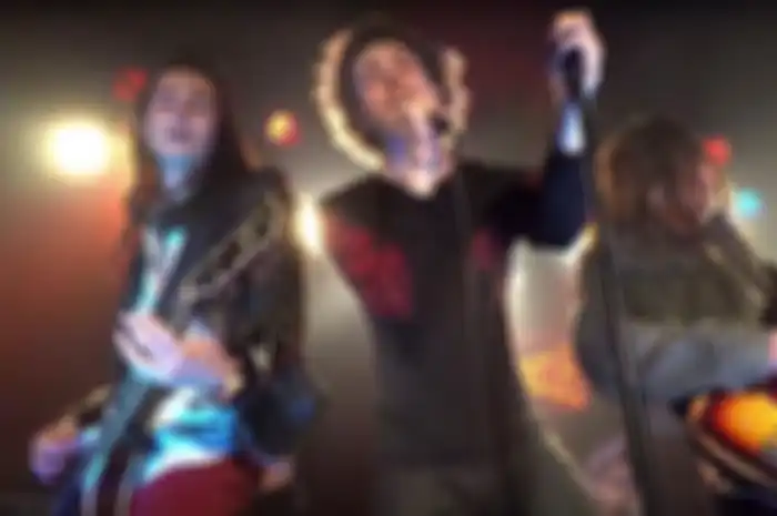 Suspect208 dalam video 'All Black'