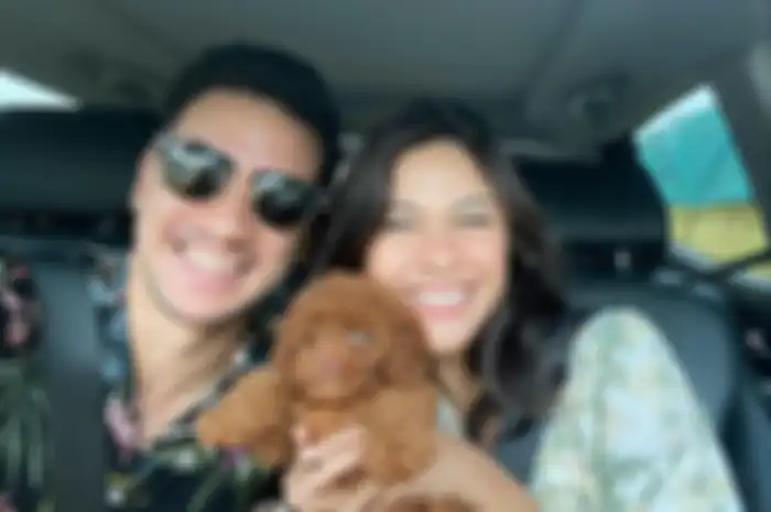 Nana Mirdad  dan Andrew White