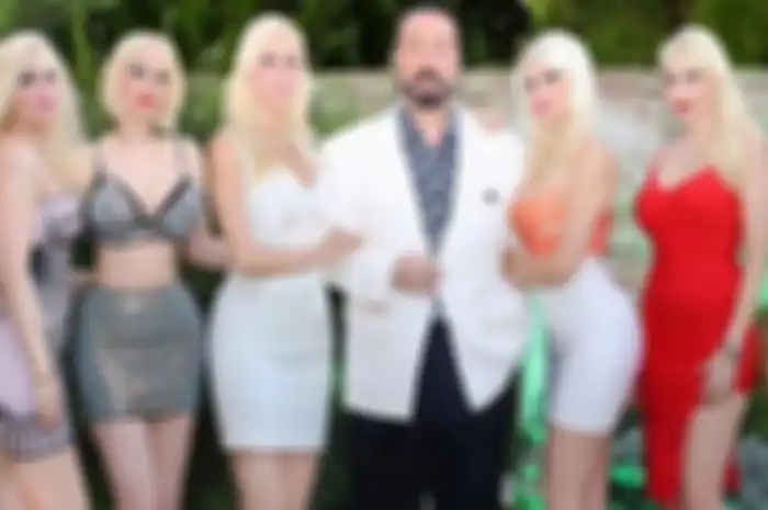 Adnan Oktar alias Harus Yahya dan para wanitanya