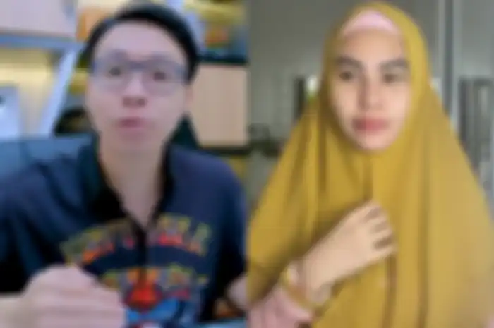 Dokter Lee Ngamuk dengan Kartika Putri.