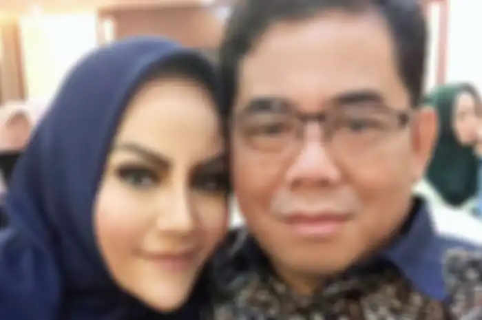 Penyanyi dangdut Nita Thalia bersama Nurdin Rudythia 