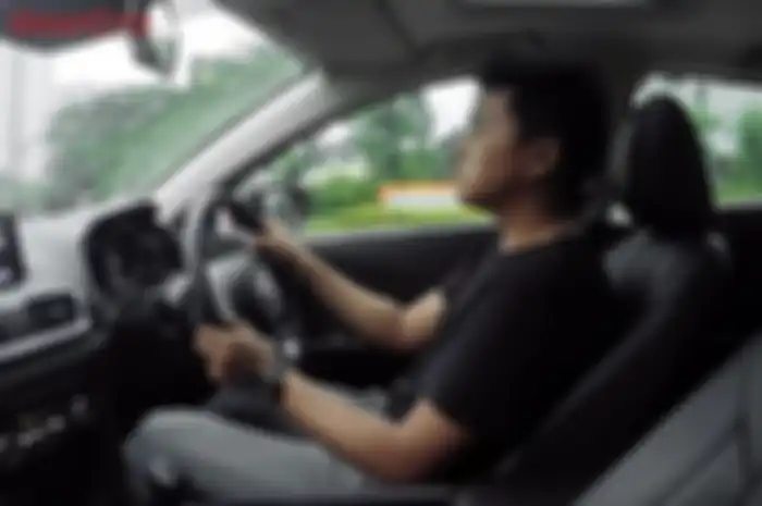 Ilustrasi nyetir mobil