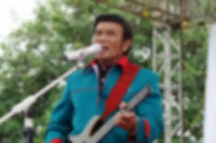 Gegara lakukan ini, RHoma Irama diteriaki hingga Dilempar sandal di atas panggung, kok bisa?