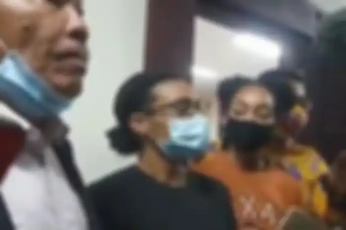 Kristen Gray dan Pasangannya Dideportasi ke Amerika: 