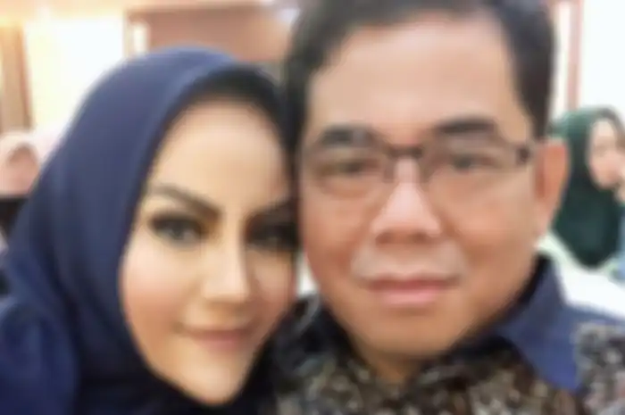 Nita Thalia bersama mantan suami