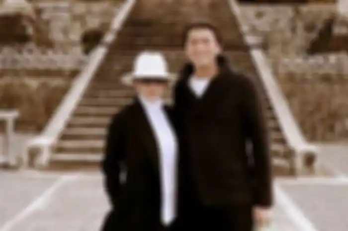 Syahrini dan Reino Barack