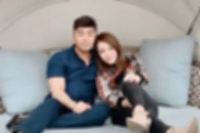 Roy Kiyoshi bersama sang kekasih, Bella Lee