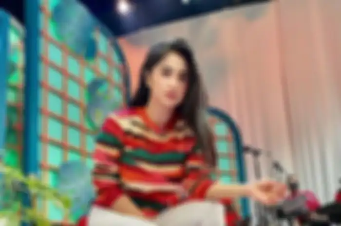 Dewi Perssik 