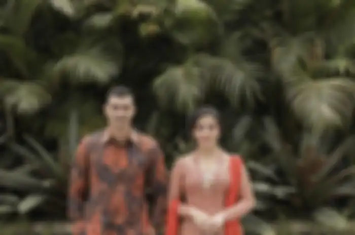 Pesona ayu istri Ali Syakieb, Margin Wieheerm saat kenakan kebaya
