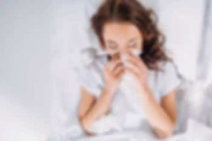 Posisi tidur yang tepat saat hidung tersumbat