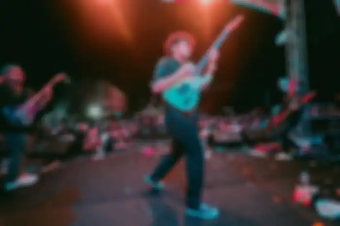 Kunto Aji menjadi musisi indie.