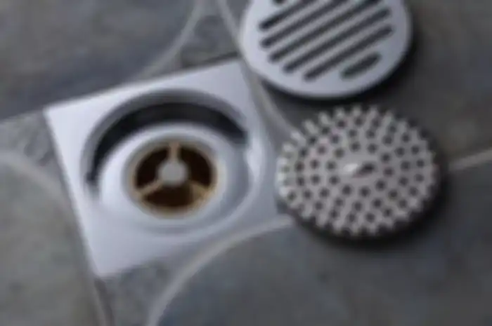 Ilustrasi floor drain di kamar mandi.