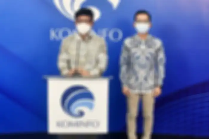 Menteri Kominfo Johnny G. Plate dan Jubir Kementerian Kominfo Dedy Permadi dalam Konferensi Pers Virtual Komite Etika Berinternet dari Kantor Kementerian Kominfo, Jakarta, Jumat (26/02/2021).