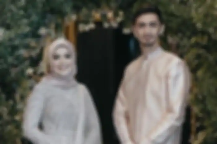 Vebby Palwinta dan sang suami Razi Bawazier