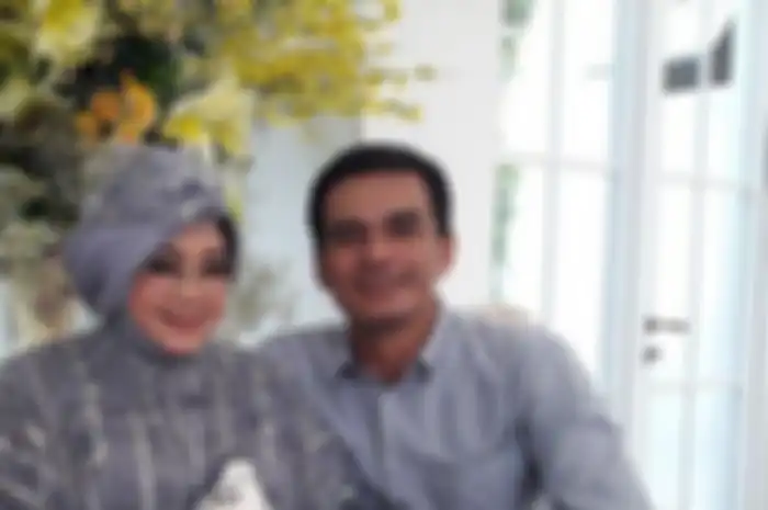Rina Gunawan dan Teddy Syach