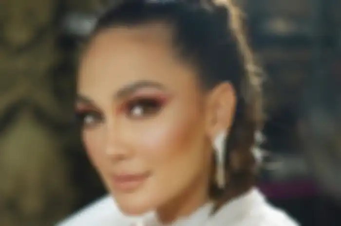 Luna Maya  