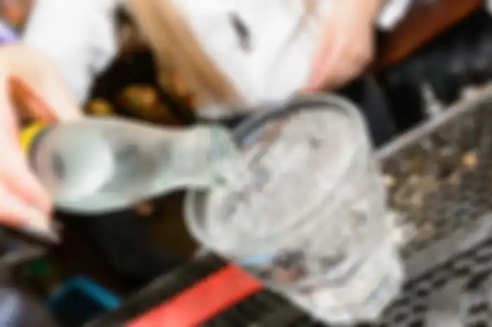 Minuman bersoda memang keren, nikmat, tapi bisa membuat hati kita rusak dan bermasalah.