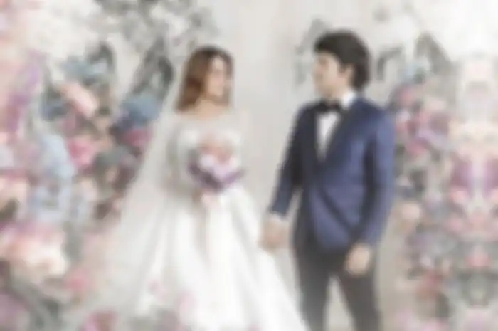 Atta Halilintar dan Aurel Hermansyah saat melakukan pemotretan pre-wedding