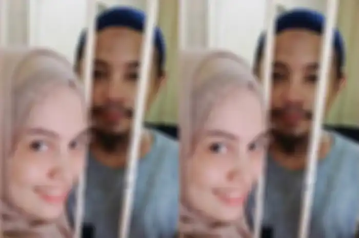 Istri Zul Zivilia, Retno Paradinah, setia membesuk sang suami dari balik jeruji besi.